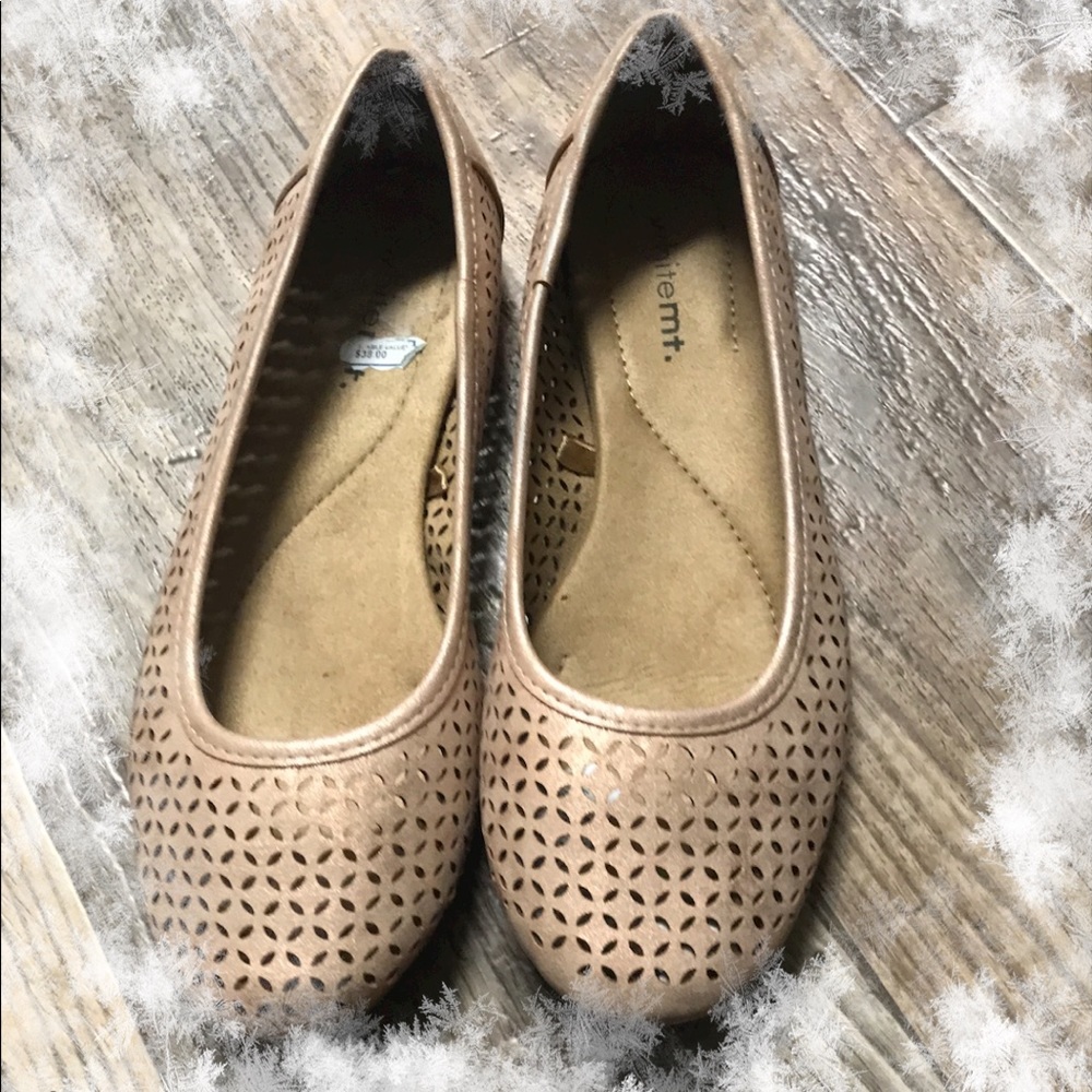 Women’s Whitemt. Shoes for sale White Mt. NEW WITH TAGS